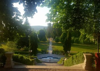 PRIMĂVARA, ÎN GRĂDINILE BARONULUI SAMUEL VON BRUKENTHALL DE LA AVRIG