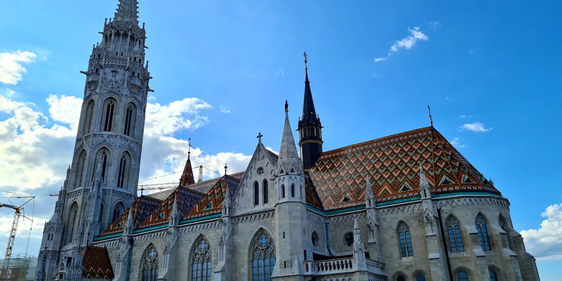 BISERICA MATYAS DIN BUDAPESTA, TEMPLUL SACRU AL REGILOR MAGHIARI